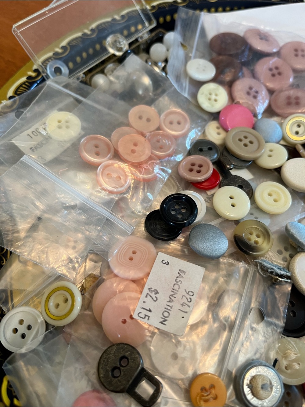 Assorted Sewing Buttons - Mixed Colors - Picture 2 of 9